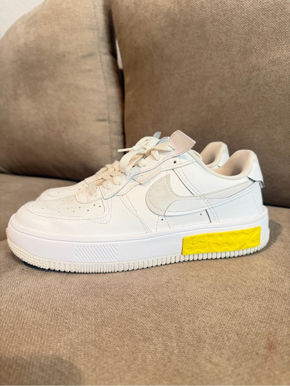 Nike Women's Air Force 1 Fontanka 'White Opti Yellow'  size 9.5 women’s